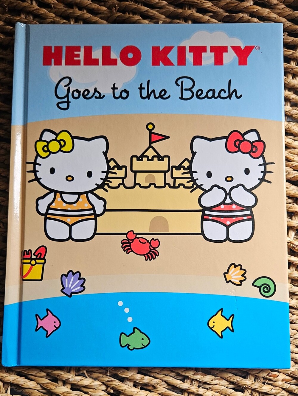 "Hello Kitty Goes To The Beach" Hardcover Book (2012), New Condition